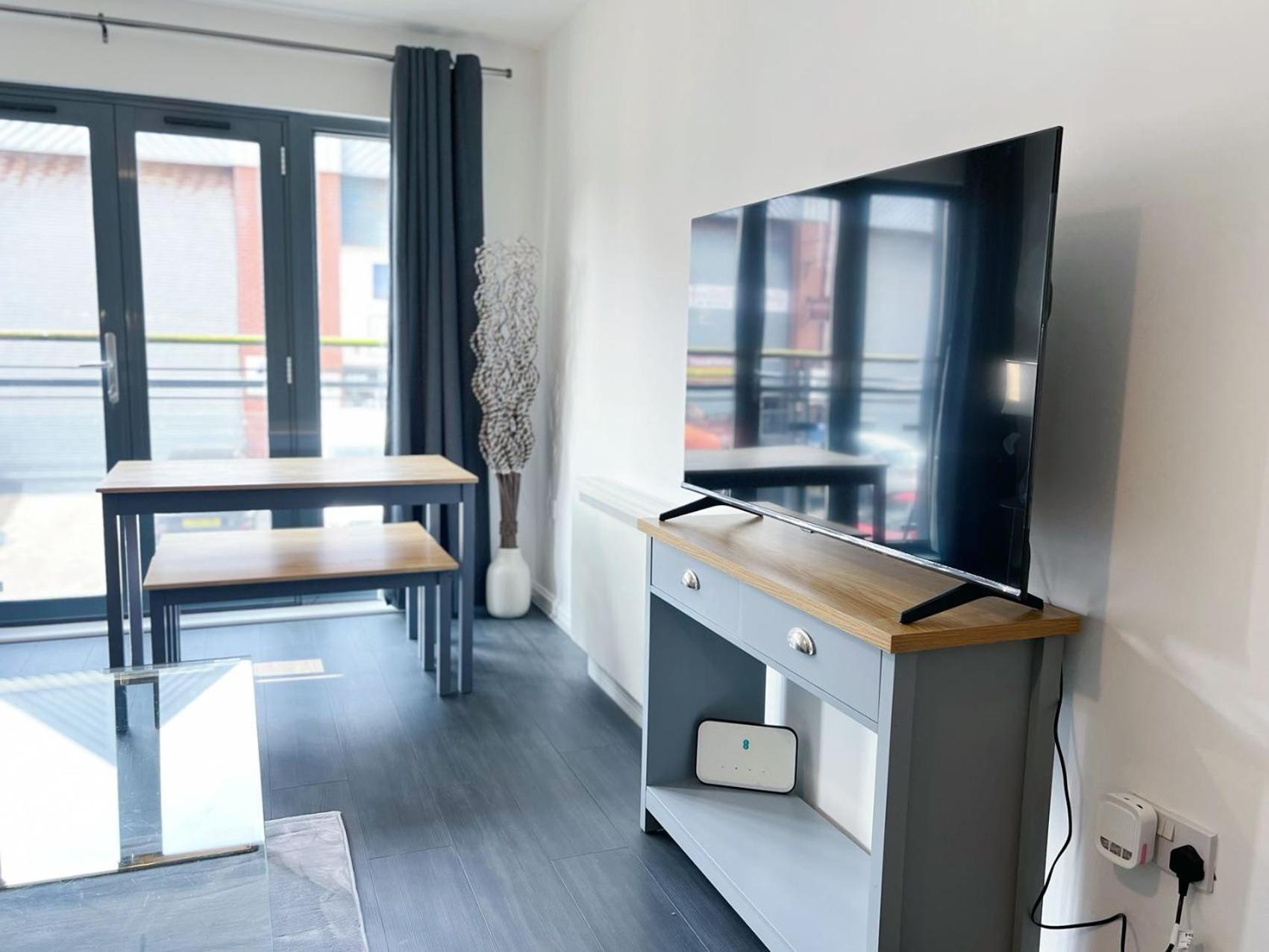 Comfort Seaside Two-Bedroom Apt Swansea Ngoại thất bức ảnh