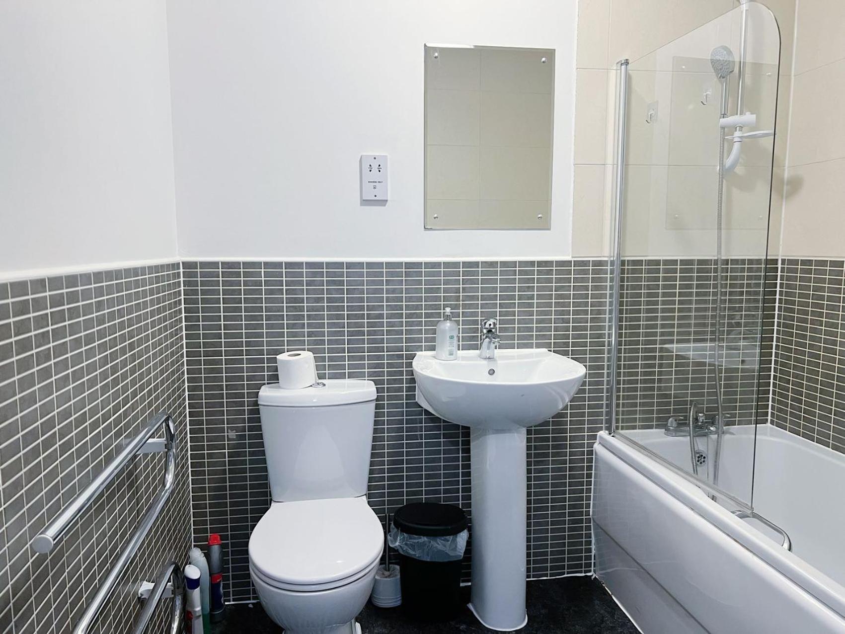 Comfort Seaside Two-Bedroom Apt Swansea Ngoại thất bức ảnh